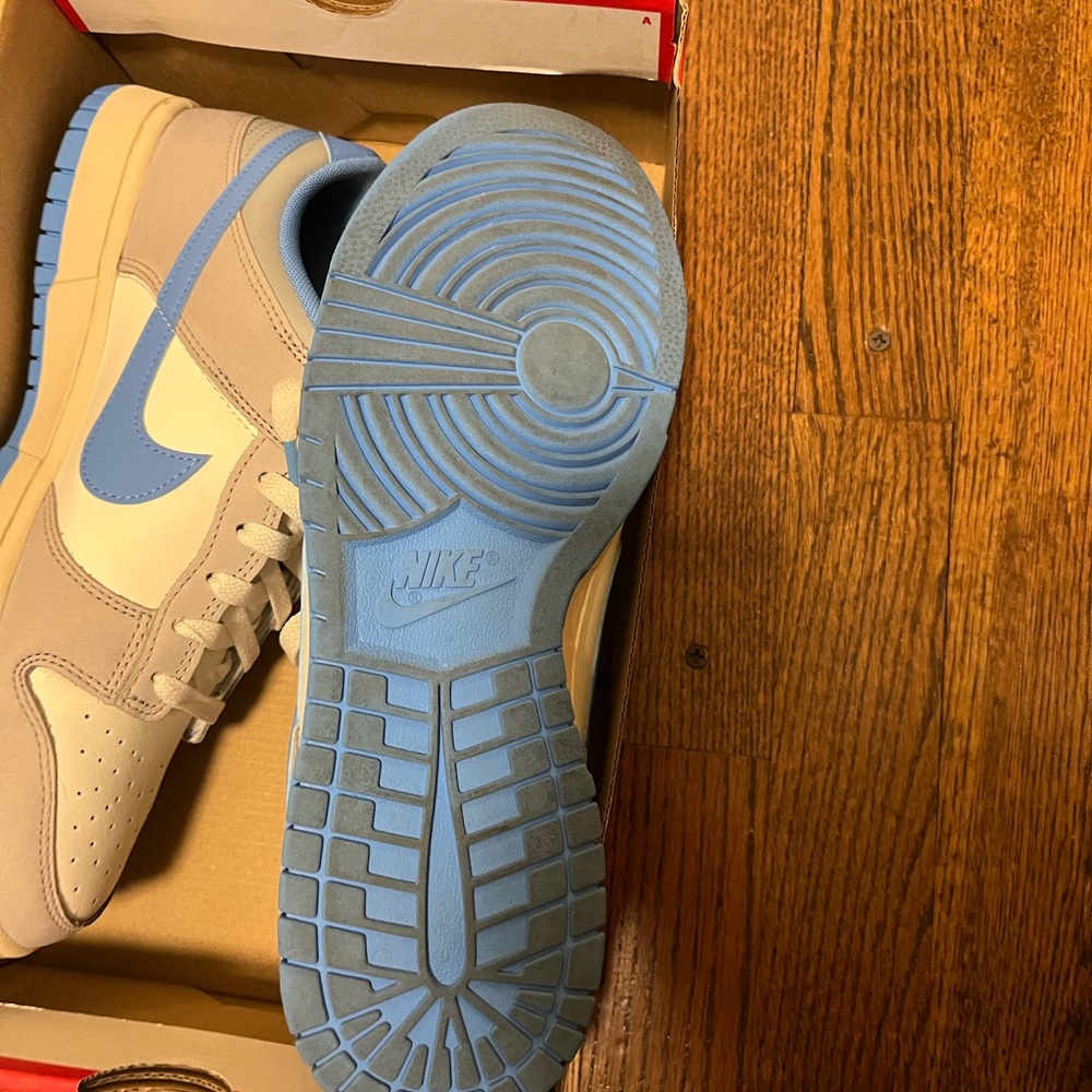 Nike Dunks - Picture 2 of 4